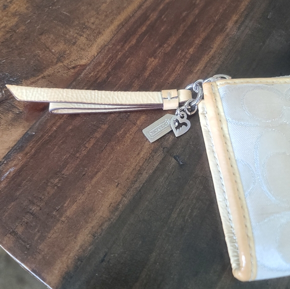 Coach Poppy Wallet - Picture 14 of 15